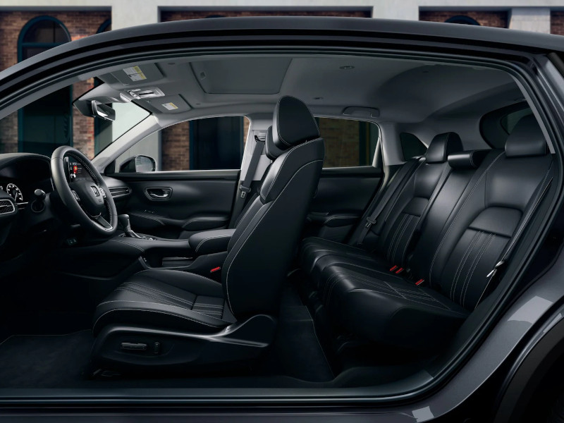 2025 Honda HR-V Sport photo 2