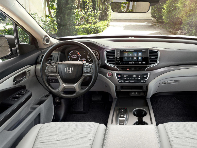 2026 Honda Ridgeline Sport Touring photo 2