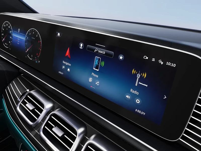 2026 Mercedes-Benz GLE SUV dual displays